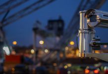 ELKO România lansează AXIS X1100: Camera PTZ cu protecție la explozie pentru medii industriale critice